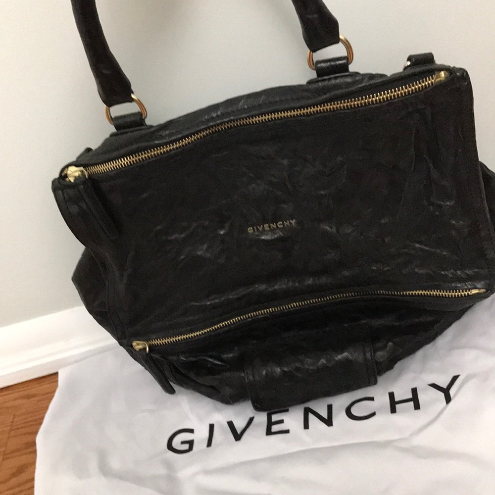 SOLD-Givenchy lrg Pandora in crinkled lamb leather - Picture 1 of 14